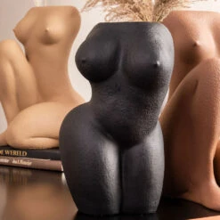 Lady Polyresin Pot - Black -Furniture & Decoration Shop LadyPolyresinPot Black.06